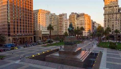 Montevideo: 9:16 pm .